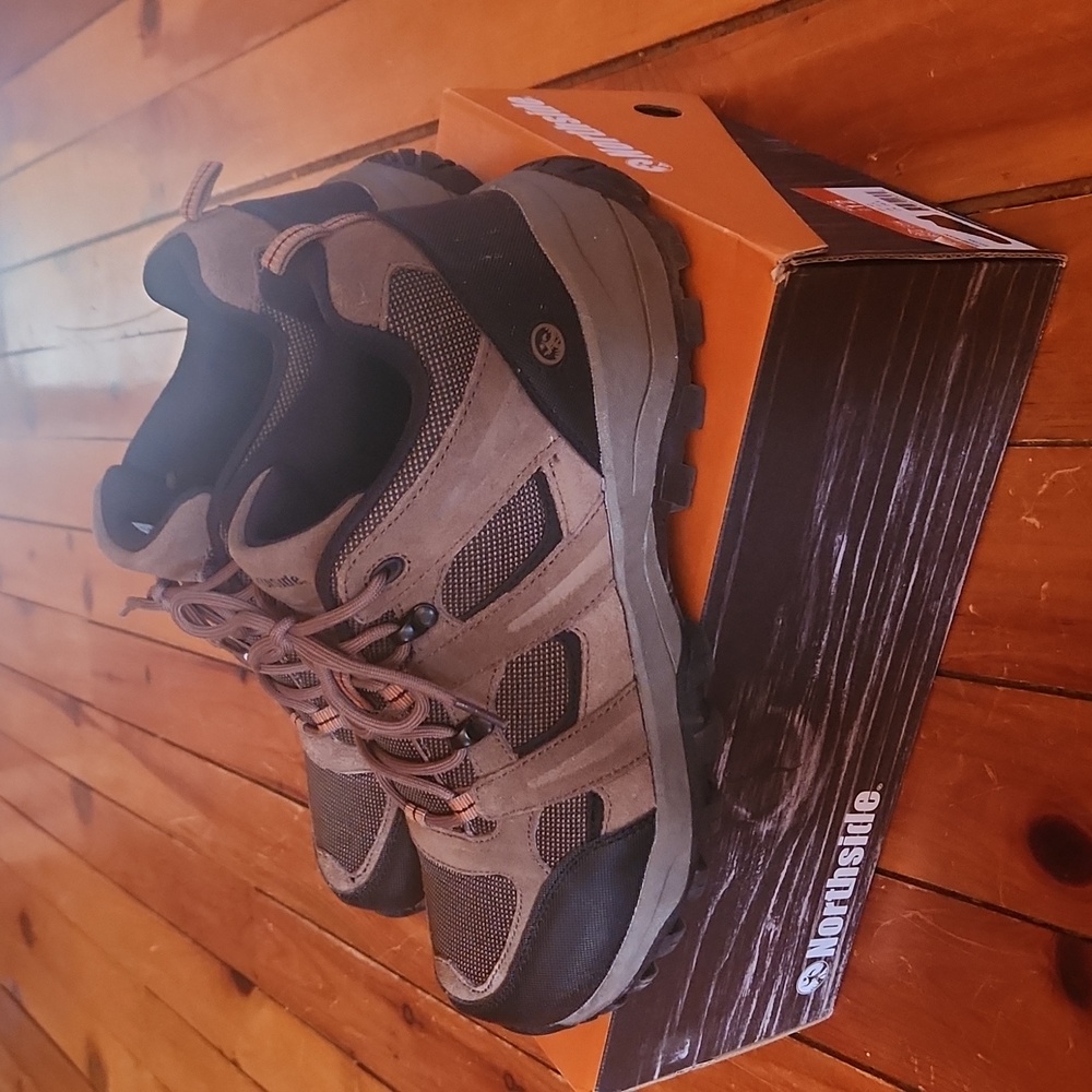 Mens trail shoes